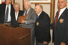 Commodore John C. Mahaney Jr. receives the James A. Rhodes Award